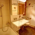 Chesa Munteratsch 2-zimmerwohnung 610 Typ E Апартаменты